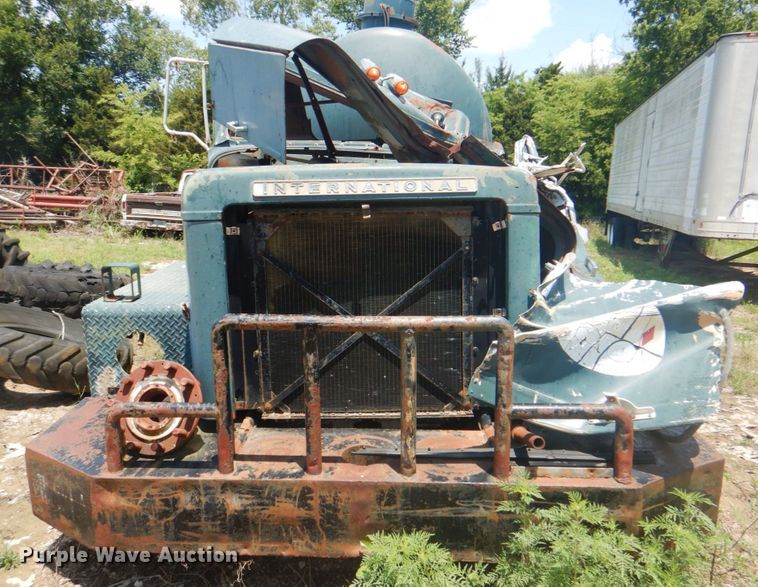 image for item DM3846 1980 International F-5070  tank truck