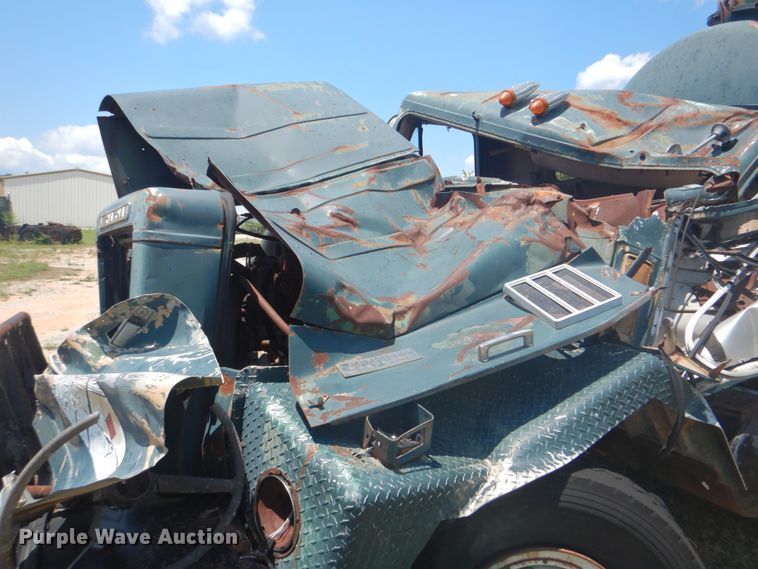 image for item DM3846 1980 International F-5070  tank truck