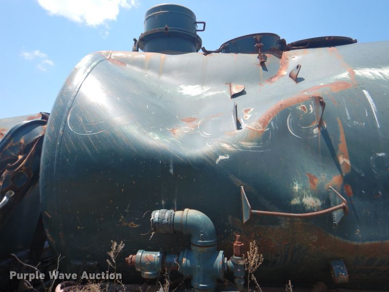 image for item DM3846 1980 International F-5070  tank truck