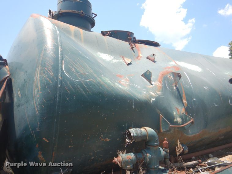 image for item DM3846 1980 International F-5070  tank truck