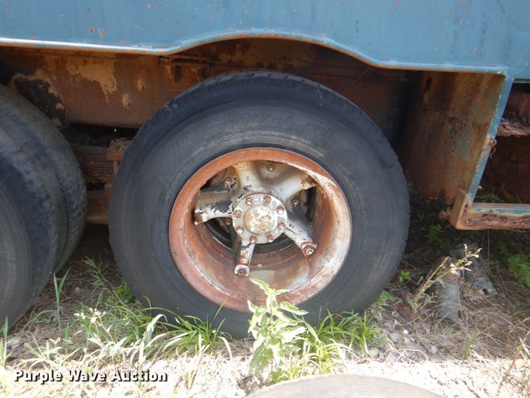 image for item DM3846 1980 International F-5070  tank truck