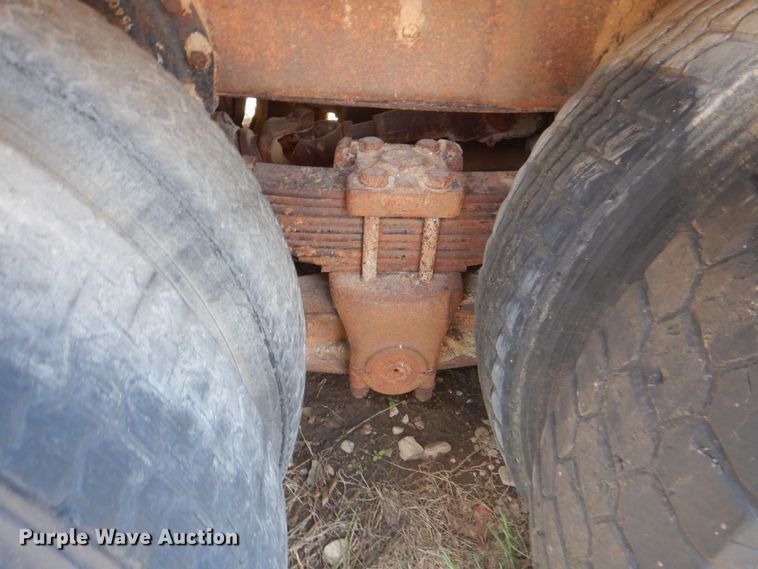 image for item DM3846 1980 International F-5070  tank truck