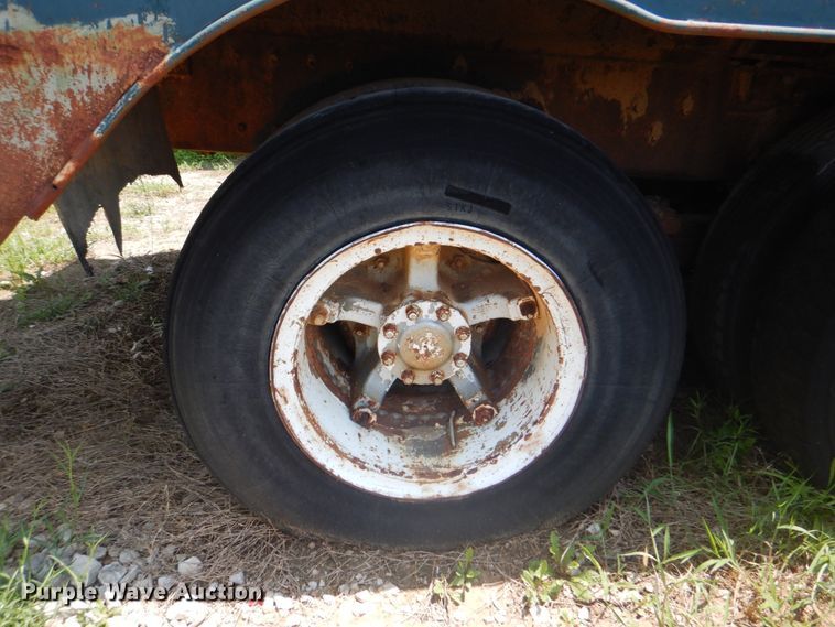 image for item DM3846 1980 International F-5070  tank truck