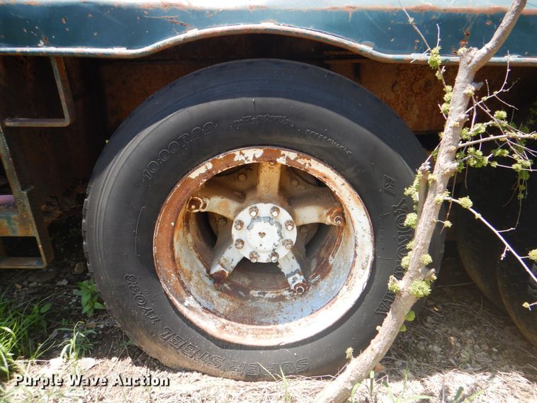 image for item DM3846 1980 International F-5070  tank truck