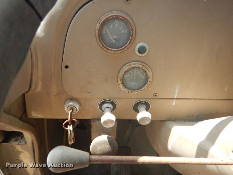 image for item DM3847 1968 International 1600  fuel truck