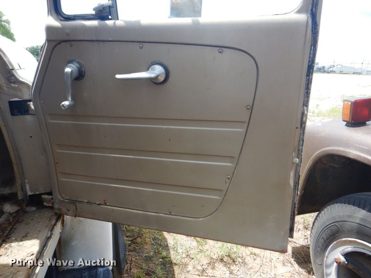 image for item DM3847 1968 International 1600  fuel truck