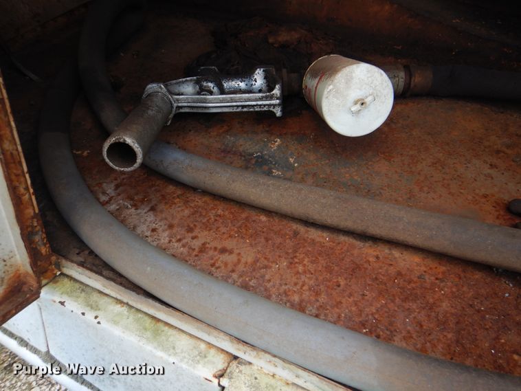 image for item DM3847 1968 International 1600  fuel truck