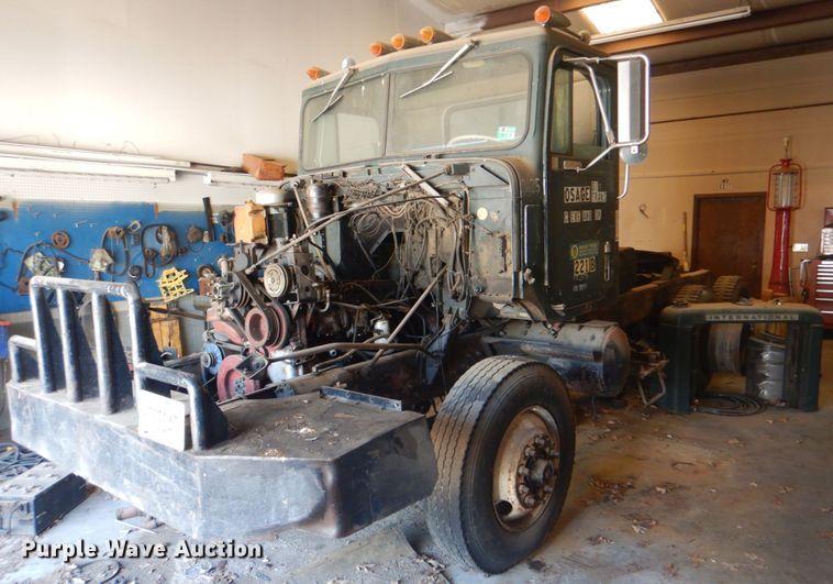 image for item DM3848 1978 International F-5070  semi truck