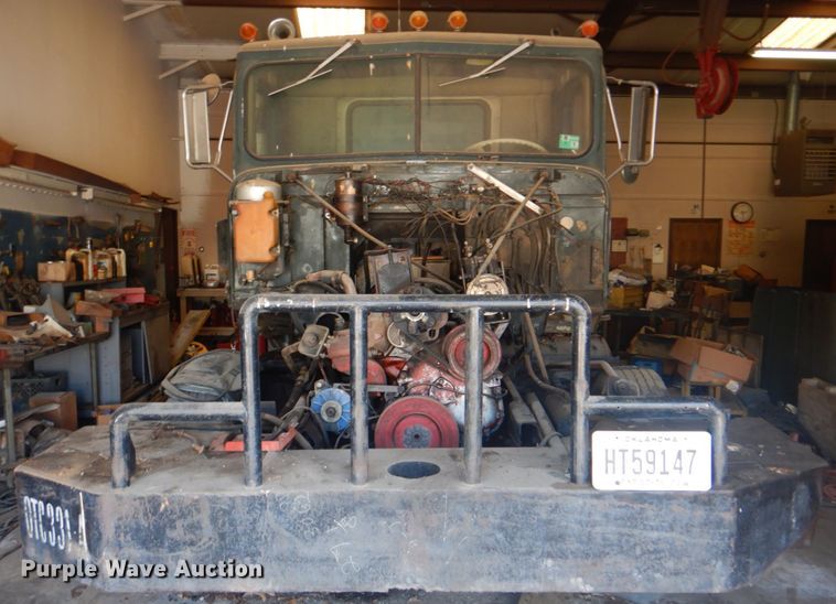 image for item DM3848 1978 International F-5070  semi truck