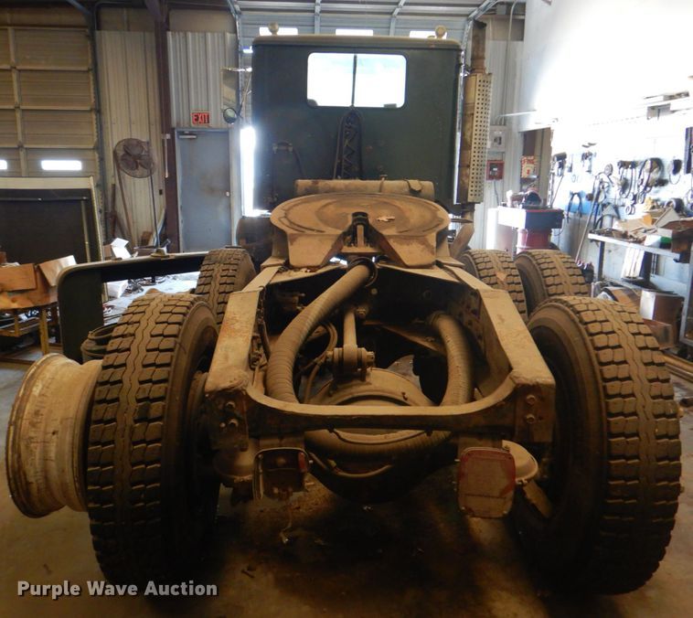 image for item DM3848 1978 International F-5070  semi truck