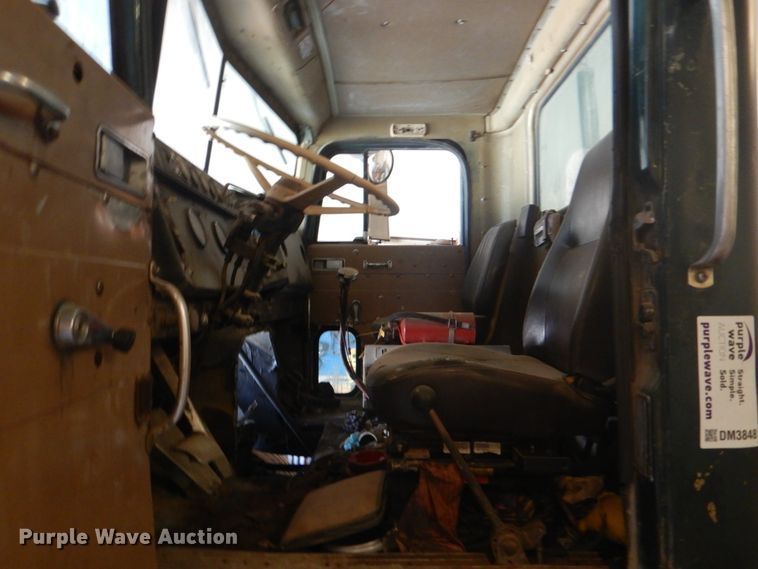 image for item DM3848 1978 International F-5070  semi truck