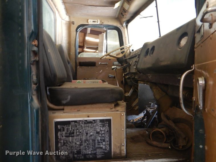 image for item DM3848 1978 International F-5070  semi truck