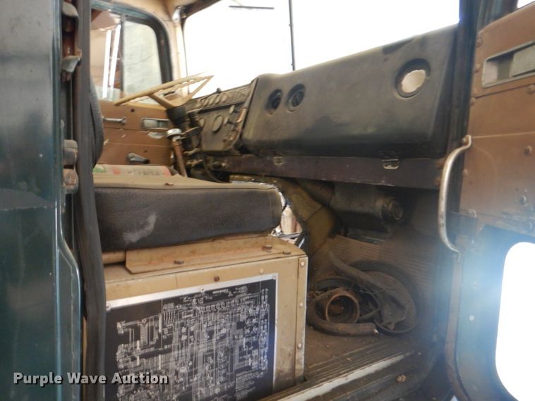 image for item DM3848 1978 International F-5070  semi truck