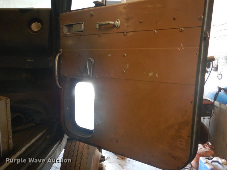 image for item DM3848 1978 International F-5070  semi truck