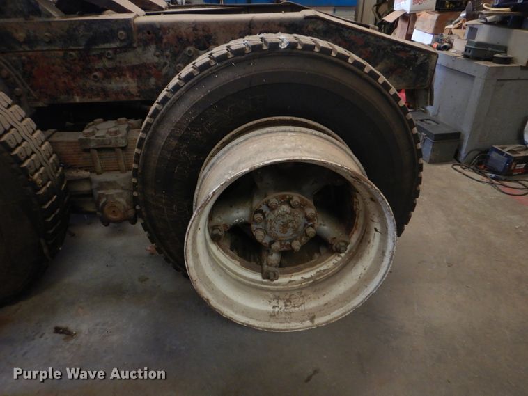 image for item DM3848 1978 International F-5070  semi truck