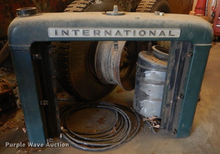 image for item DM3848 1978 International F-5070  semi truck