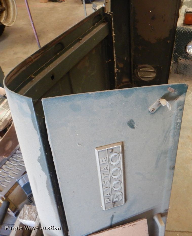 image for item DM3848 1978 International F-5070  semi truck