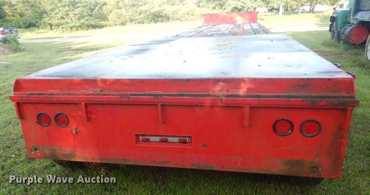 image for item DM3853 1997 Fontaine HDFTT-5-10053FW  drop deck trailer