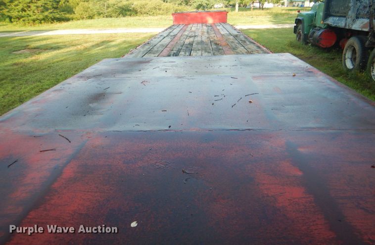 image for item DM3853 1997 Fontaine HDFTT-5-10053FW  drop deck trailer