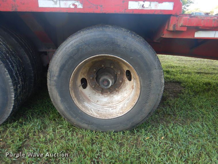 image for item DM3853 1997 Fontaine HDFTT-5-10053FW  drop deck trailer