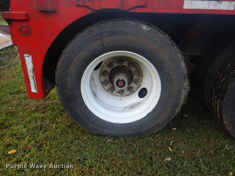 image for item DM3853 1997 Fontaine HDFTT-5-10053FW  drop deck trailer