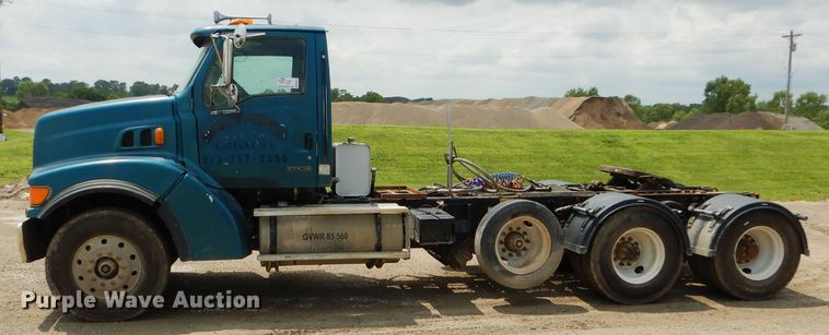 image for item DM4323 2000 Sterling L9511  semi truck