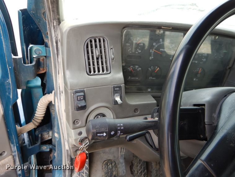 image for item DM4323 2000 Sterling L9511  semi truck