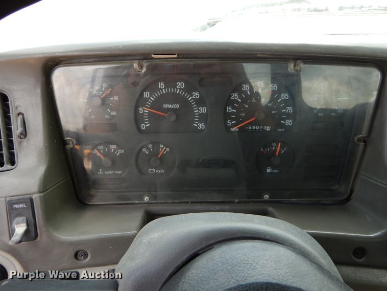 image for item DM4323 2000 Sterling L9511  semi truck