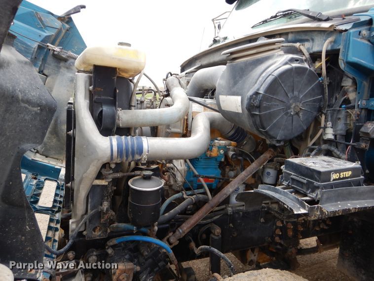 image for item DM4323 2000 Sterling L9511  semi truck