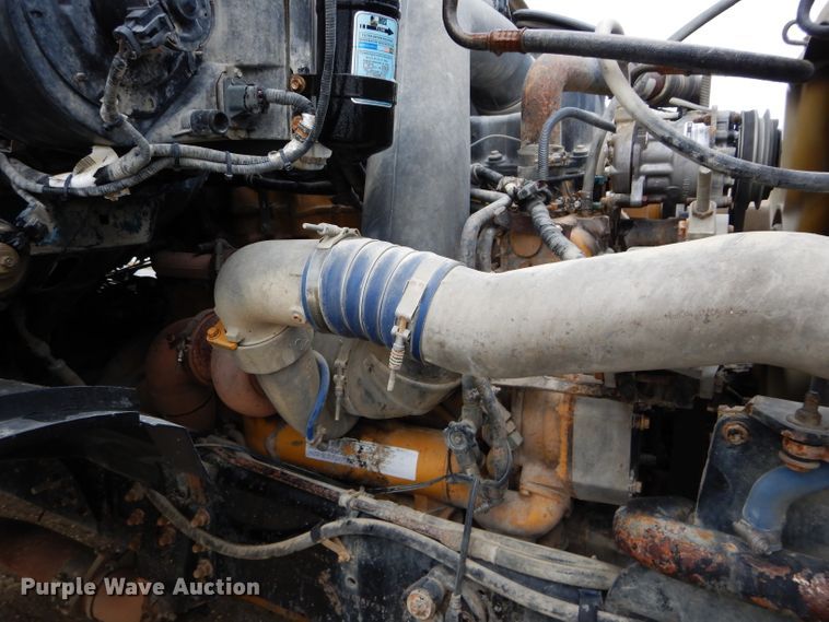 image for item DM4323 2000 Sterling L9511  semi truck