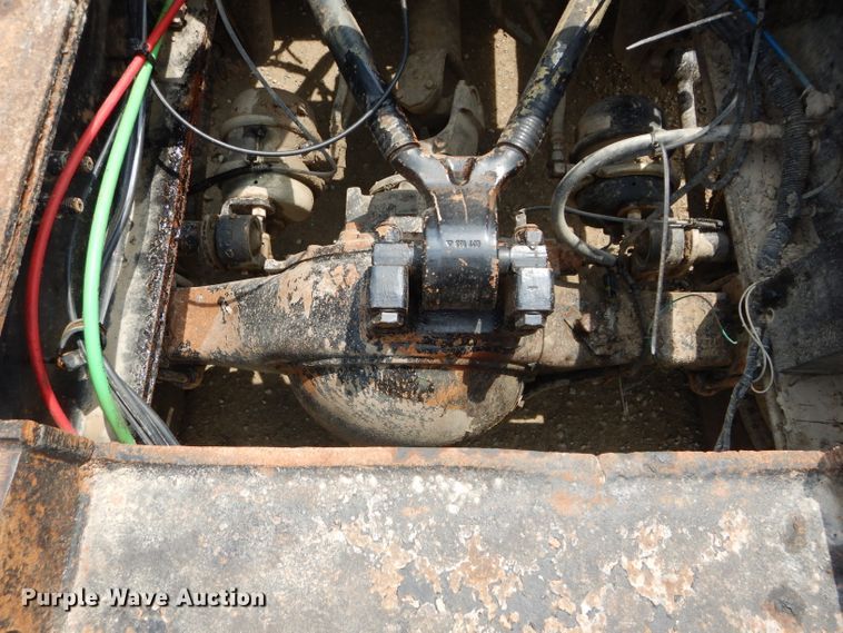 image for item DM4323 2000 Sterling L9511  semi truck