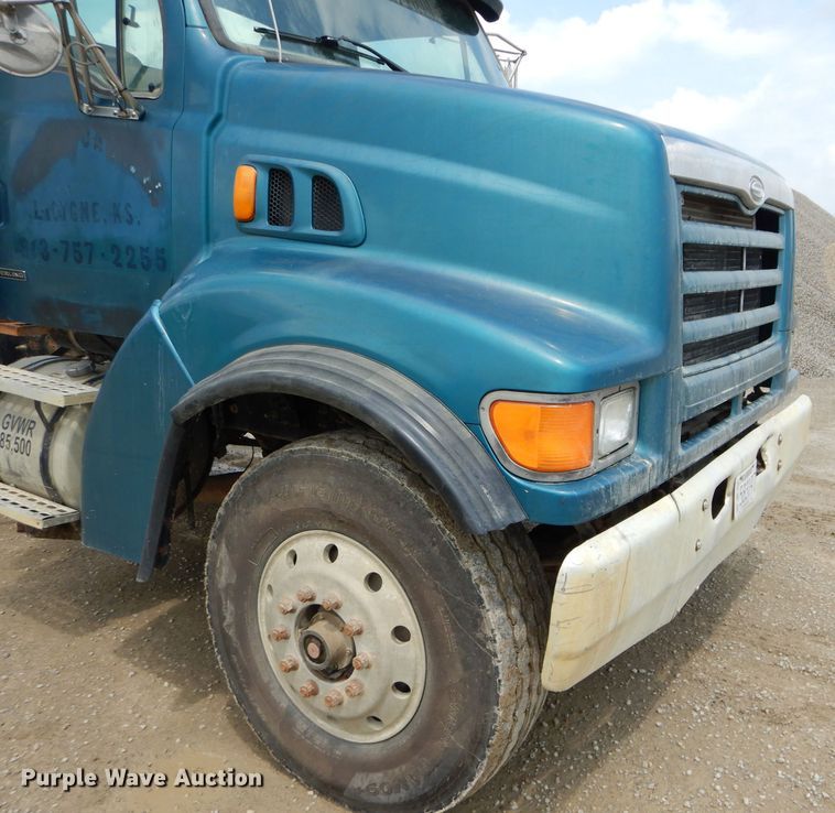 image for item DM4323 2000 Sterling L9511  semi truck