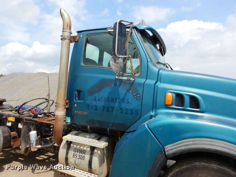 image for item DM4323 2000 Sterling L9511  semi truck