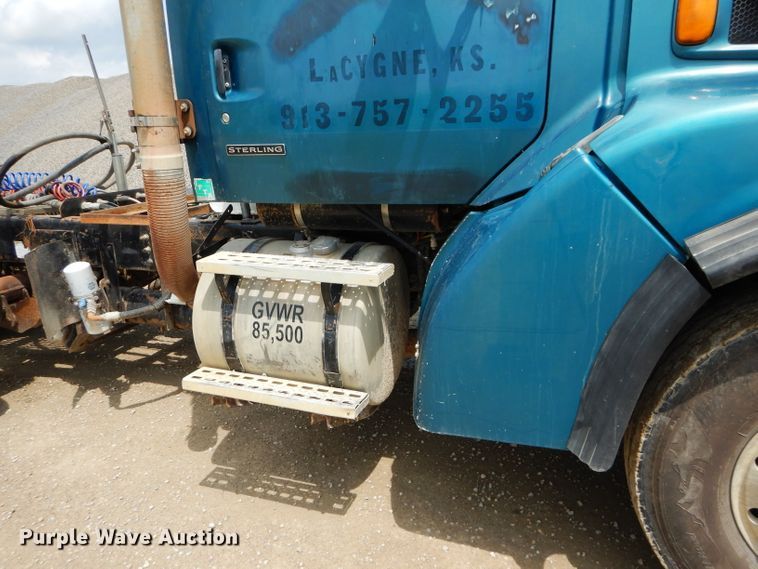 image for item DM4323 2000 Sterling L9511  semi truck