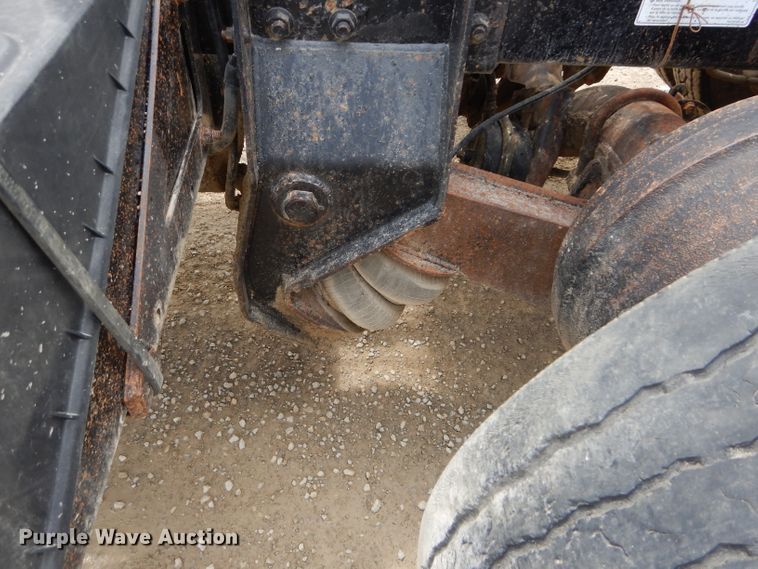 image for item DM4323 2000 Sterling L9511  semi truck