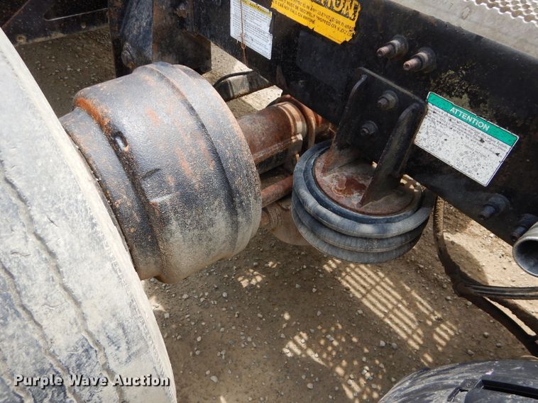 image for item DM4323 2000 Sterling L9511  semi truck