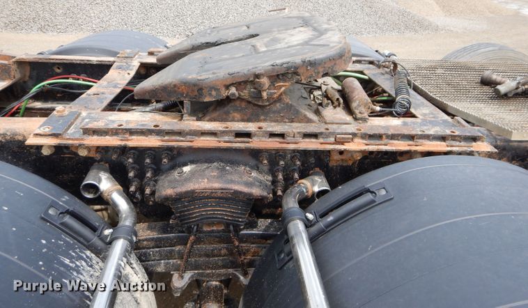 image for item DM4323 2000 Sterling L9511  semi truck