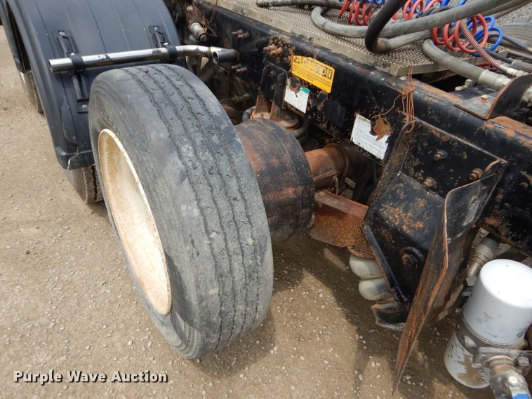 image for item DM4323 2000 Sterling L9511  semi truck