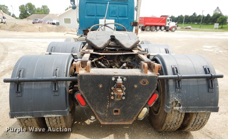 image for item DM4323 2000 Sterling L9511  semi truck