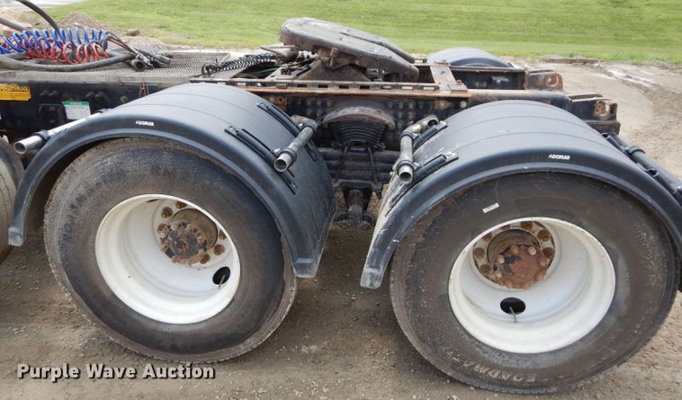 image for item DM4323 2000 Sterling L9511  semi truck