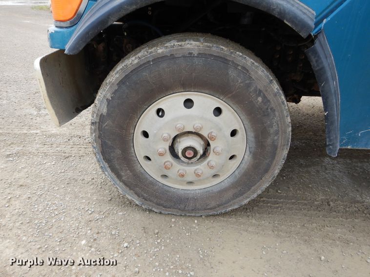 image for item DM4323 2000 Sterling L9511  semi truck