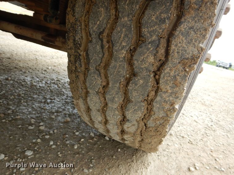 image for item DM4323 2000 Sterling L9511  semi truck