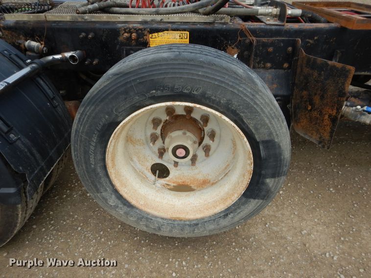 image for item DM4323 2000 Sterling L9511  semi truck