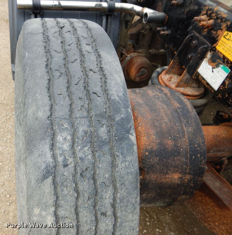 image for item DM4323 2000 Sterling L9511  semi truck