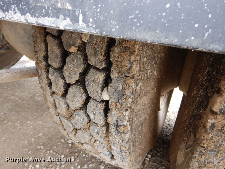 image for item DM4323 2000 Sterling L9511  semi truck