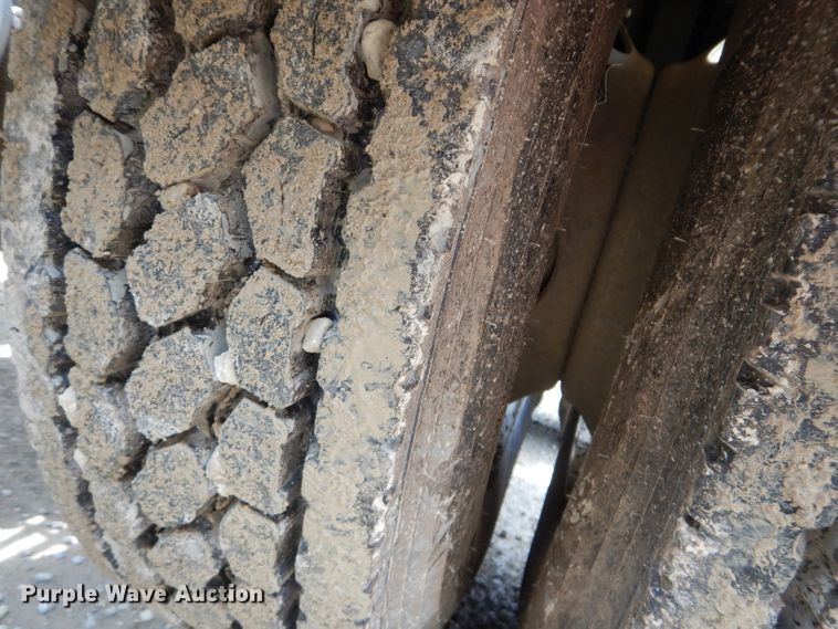 image for item DM4323 2000 Sterling L9511  semi truck