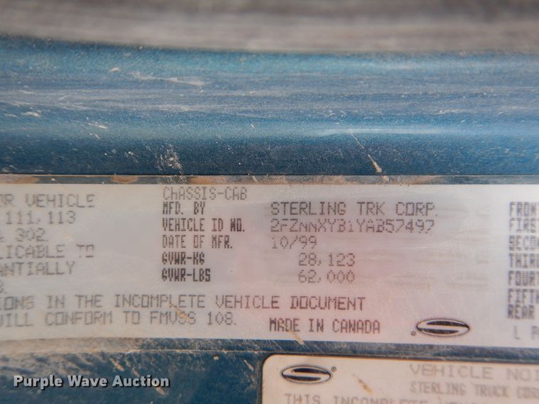 image for item DM4323 2000 Sterling L9511  semi truck