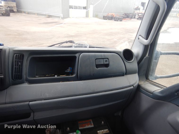 image for item DM5252 2012 Mitsubishi Fuso FE  box truck