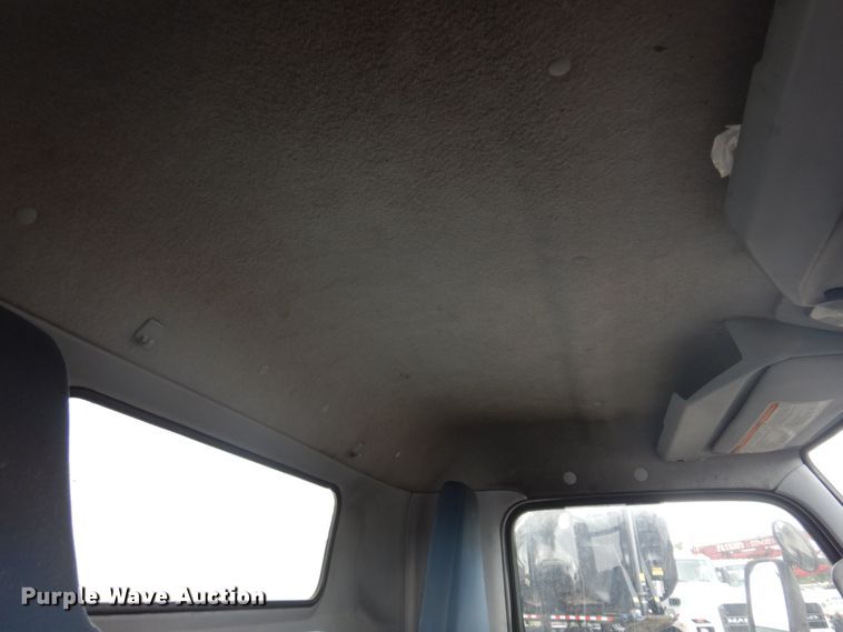 image for item DM5252 2012 Mitsubishi Fuso FE  box truck