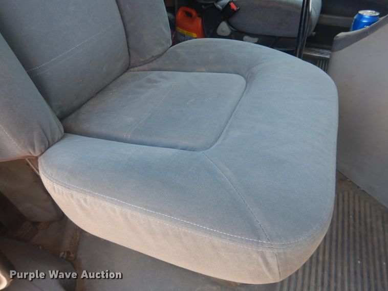 image for item DM5257 2004 Freightliner Columbia 120  semi truck